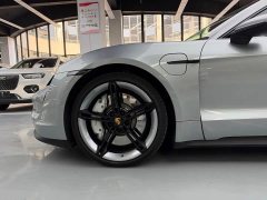 Porsche Taycan 4S - ფოტო 15