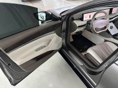 IM Motors Zhiji L7 2022 Dynamic - ფოტო 10