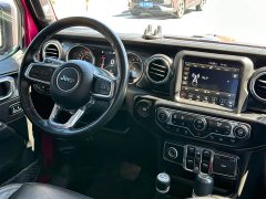 Jeep Wrangler 2022 2.0T High Altitude Bahama Beach Pink Special Edition - ფოტო 12