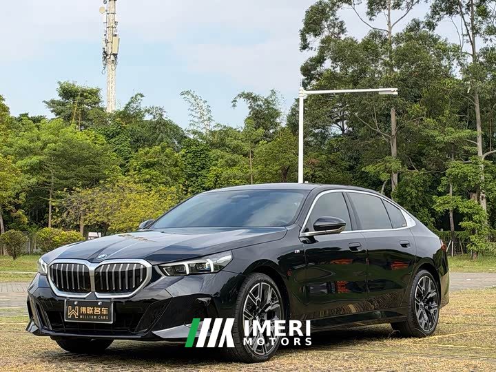 BMW 5 Series 530Li Luxury M Sport Package - ავტომობილი ჩინეთიდან