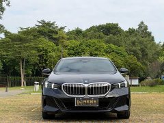 BMW 5 Series 530Li Luxury M Sport Package - ფოტო 2
