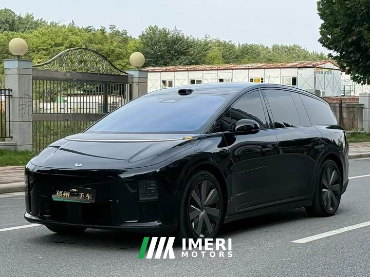 Li Auto i8 Standard Edition - ავტომობილი ჩინეთიდან
