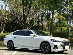 BMW 5 Series 530Li Luxury M Sport Package - ფოტო 3