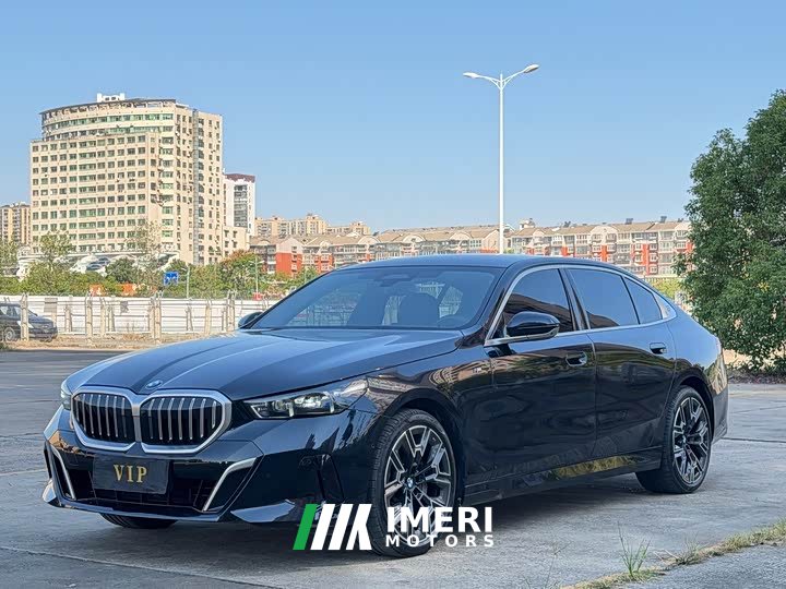 BMW 5 Series 530Li Luxury M Sport Package - ავტომობილი ჩინეთიდან