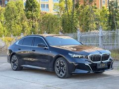 BMW 5 Series 530Li Luxury M Sport Package - ფოტო 3