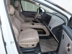 Li Auto i8 2025 Standard Edition - ფოტო 14