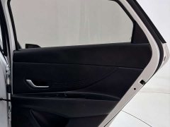 Hyundai Elantra 2022 1.5L CVT Luxury - ფოტო 13