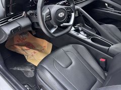 Hyundai Elantra 2022 1.5L CVT Luxury - ფოტო 20