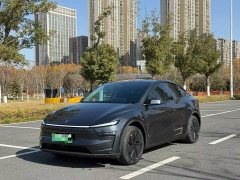 Tesla Model Y Rear-Wheel Drive - ფოტო 1