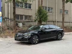 Volkswagen Passat 330TSI Starry Sky Luxury Edition - ფოტო 1