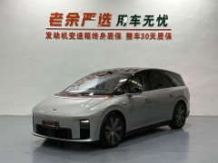 Li Auto i8 2025 Standard Edition - ფოტო 1