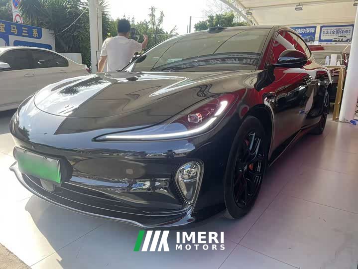 IM Motors Zhiji L6 Max - ავტომობილი ჩინეთიდან