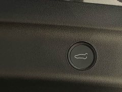 Tesla Model Y Rear-Wheel Drive - ფოტო 19