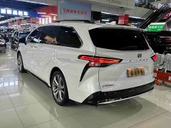 Toyota Sienna 2021 2.5L Hybrid Premium Edition - фото 19
