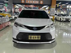 Toyota Sienna 2021 2.5L Hybrid Premium Edition - фото 2