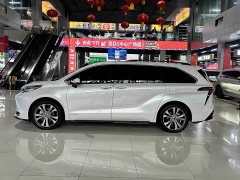 Toyota Sienna 2021 2.5L Hybrid Premium Edition - фото 6