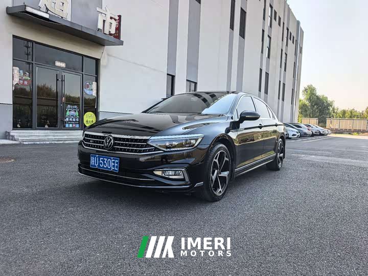 Volkswagen Magotan 2 Million Units Celebration Edition 330TSI DSG Luxury