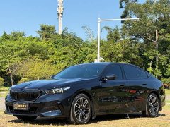 BMW 5 Series Facelift 530Li Premier M Sport Package - ფოტო 1