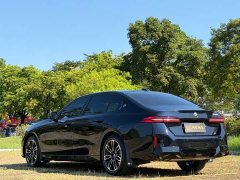 BMW 5 Series Facelift 530Li Premier M Sport Package - ფოტო 4