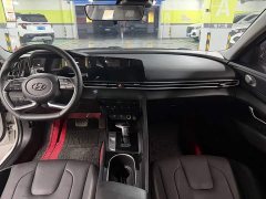 Hyundai Elantra 1.5L CVT Luxury - ფოტო 8