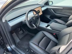 Tesla Model Y Rear-Wheel Drive - ფოტო 6