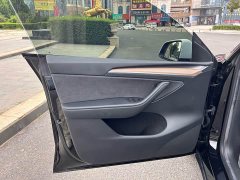 Tesla Model Y Rear-Wheel Drive - ფოტო 4