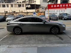 Lexus ES 300h Edition - ფოტო 12