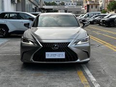 Lexus ES 300h Edition - ფოტო 2
