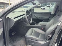 Tesla Model Y Rear-Wheel Drive - ფოტო 3