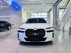 BMW 7 Series 740Li Premier Luxury Package - ფოტო 2