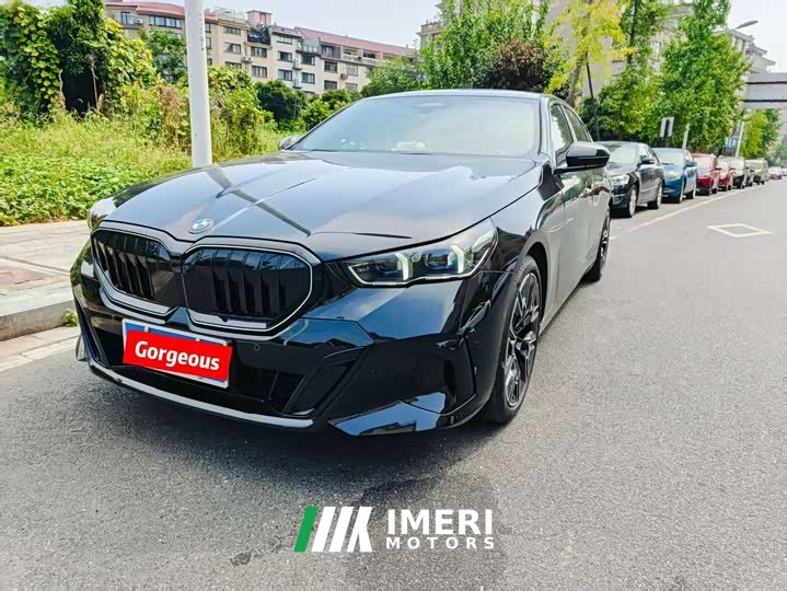BMW 5 Series 530Li Luxury M Sport Package - ავტომობილი ჩინეთიდან