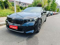 BMW 5 Series 530Li Luxury M Sport Package - ფოტო 1