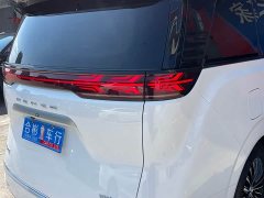 Denza D9 2022 DM-i 970 AWD Flagship - ფოტო 10