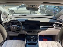 Denza D9 2022 DM-i 970 AWD Flagship - ფოტო 17