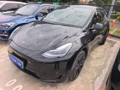 Tesla Model Y Rear-Wheel Drive - ფოტო 1