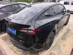 Tesla Model Y Rear-Wheel Drive - ფოტო 5