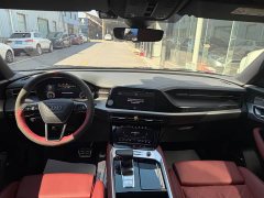 Audi Q6 45 TFSI quattro Black Warrior Edition - ფოტო 10