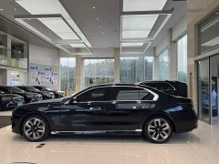 BMW 7 Series Facelift 740Li Luxury Edition Premium Package - ფოტო 3