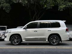Toyota Land Cruiser (Imported) 5.7L Middle East version - ფოტო 3