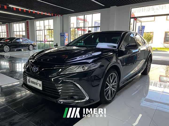 Toyota Camry Hybrid Luxury