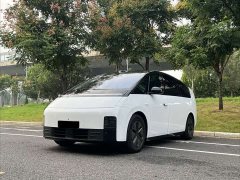 Li Auto MEGA 2025 Home Family Edition - ფოტო 1