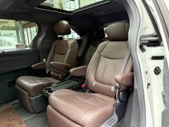 Toyota Sienna 2021 2.5L Hybrid Platinum Edition - ფოტო 12