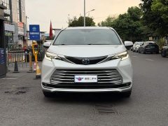 Toyota Sienna 2021 2.5L Hybrid Platinum Edition - ფოტო 2