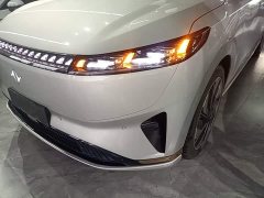 Dongfeng eπ 008 636 Ultra EV 5-Seat - ფოტო 18