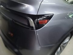 Tesla Model Y Long Range All-Wheel Drive Launch Edition - ფოტო 8