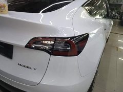 Tesla Model Y Long Range All-Wheel Drive - ფოტო 8