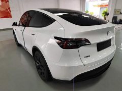 Tesla Model Y Rear-Wheel Drive - ფოტო 5
