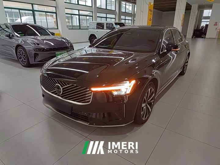 Volvo S90 B5 Intelligent Luxury Edition