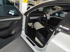 Tesla Model Y Rear-Wheel Drive - ფოტო 16