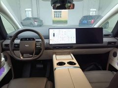Li Auto Li Xiang MEGA Ultra - ფოტო 10